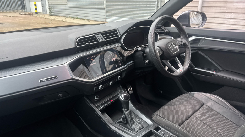 Audi Q3 35 TFSI S Line 5dr S Tronic Petrol Estate